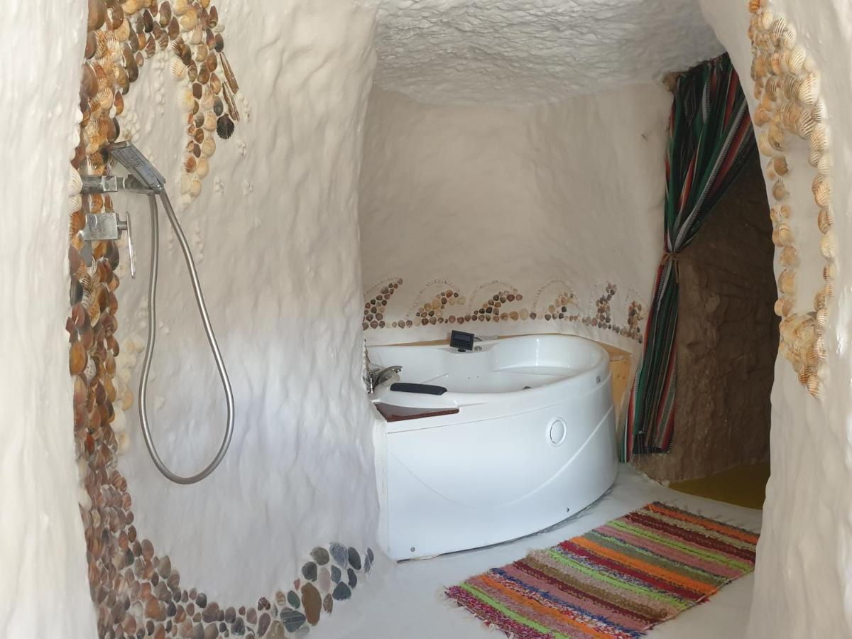 Creatively Designed Cavehouse With Jacuzzi Villa Gorafe Exterior photo